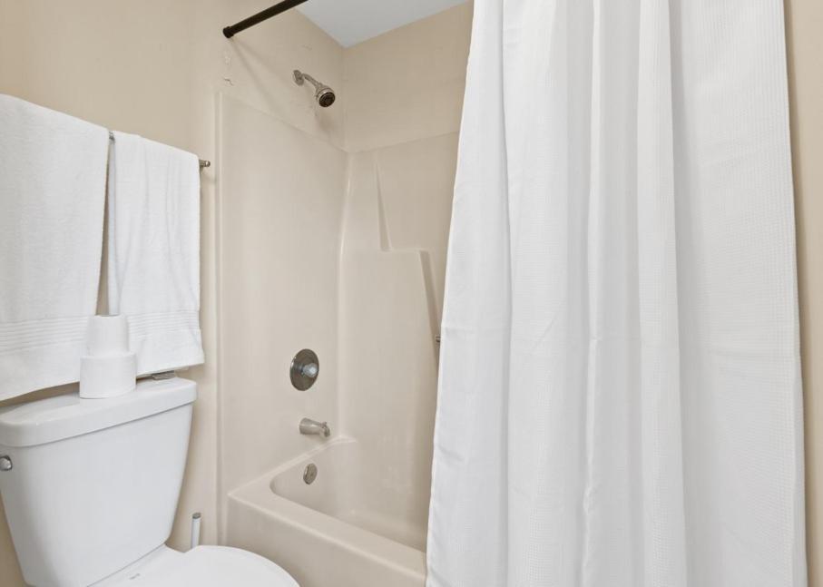Bright And Cozy 1-Br Condo, Wifi Уилмингтон Экстерьер фото