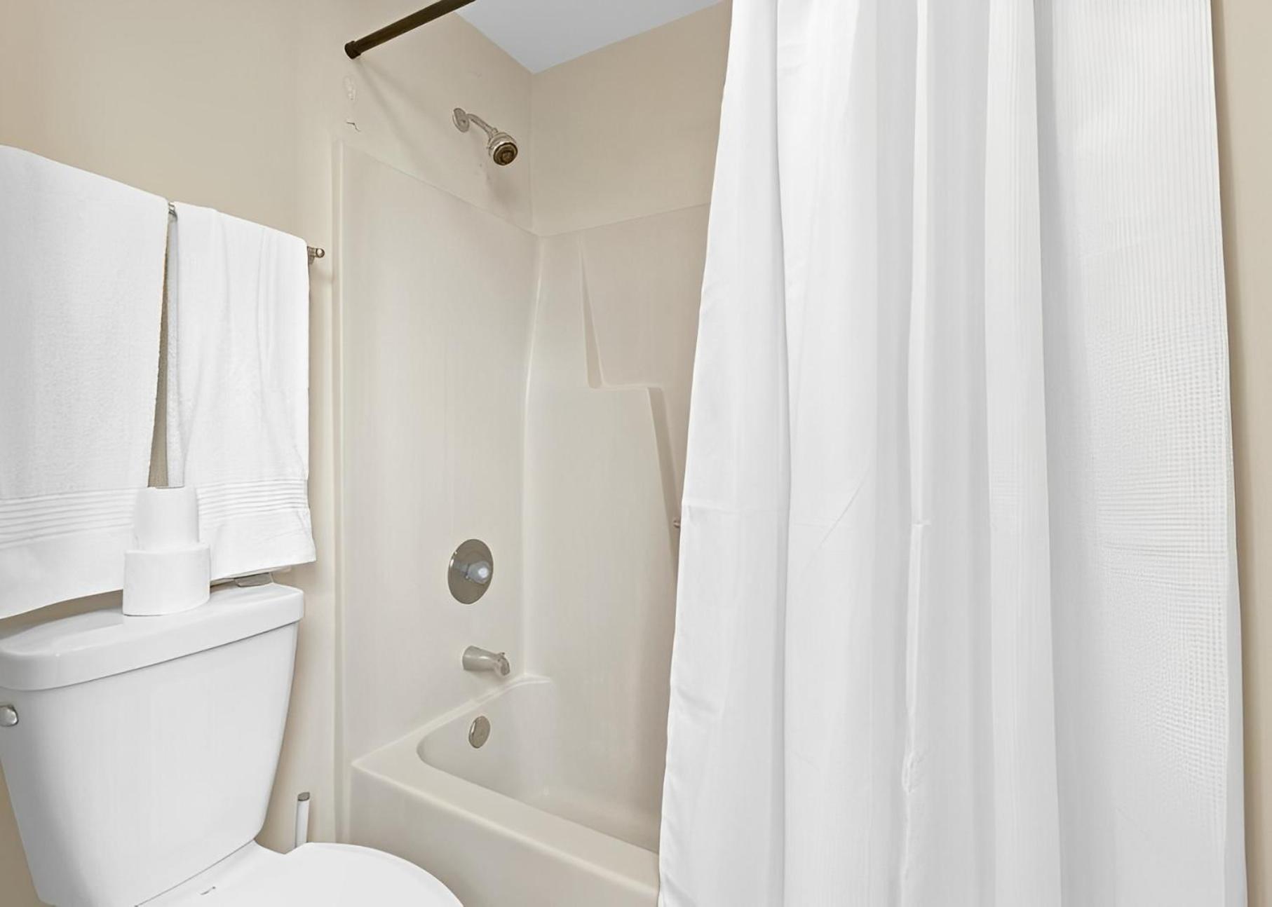 Bright And Cozy 1-Br Condo, Wifi Уилмингтон Экстерьер фото